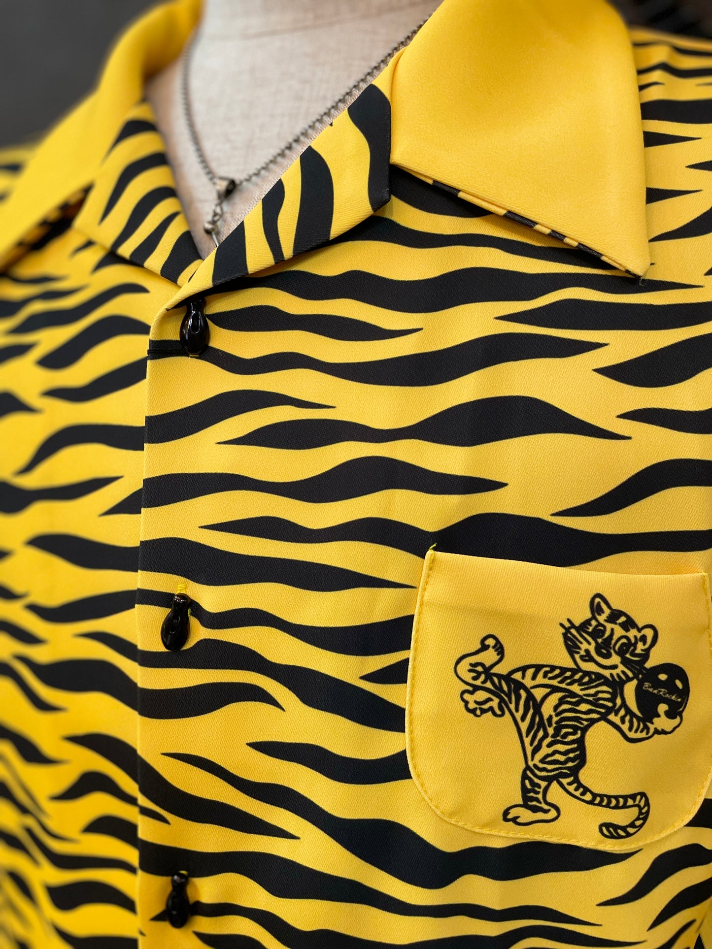 Short Sleeve Vintage Tiger Bowling Shirts